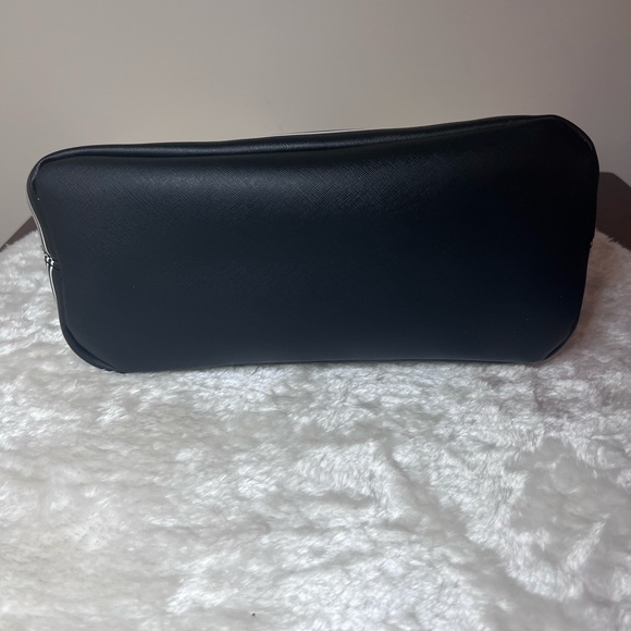 Kenneth Cole Reaction Tote - Picture 6 of 10